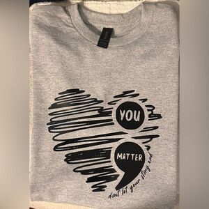 Gildan Gray 'You Matter' Heart Design Tee